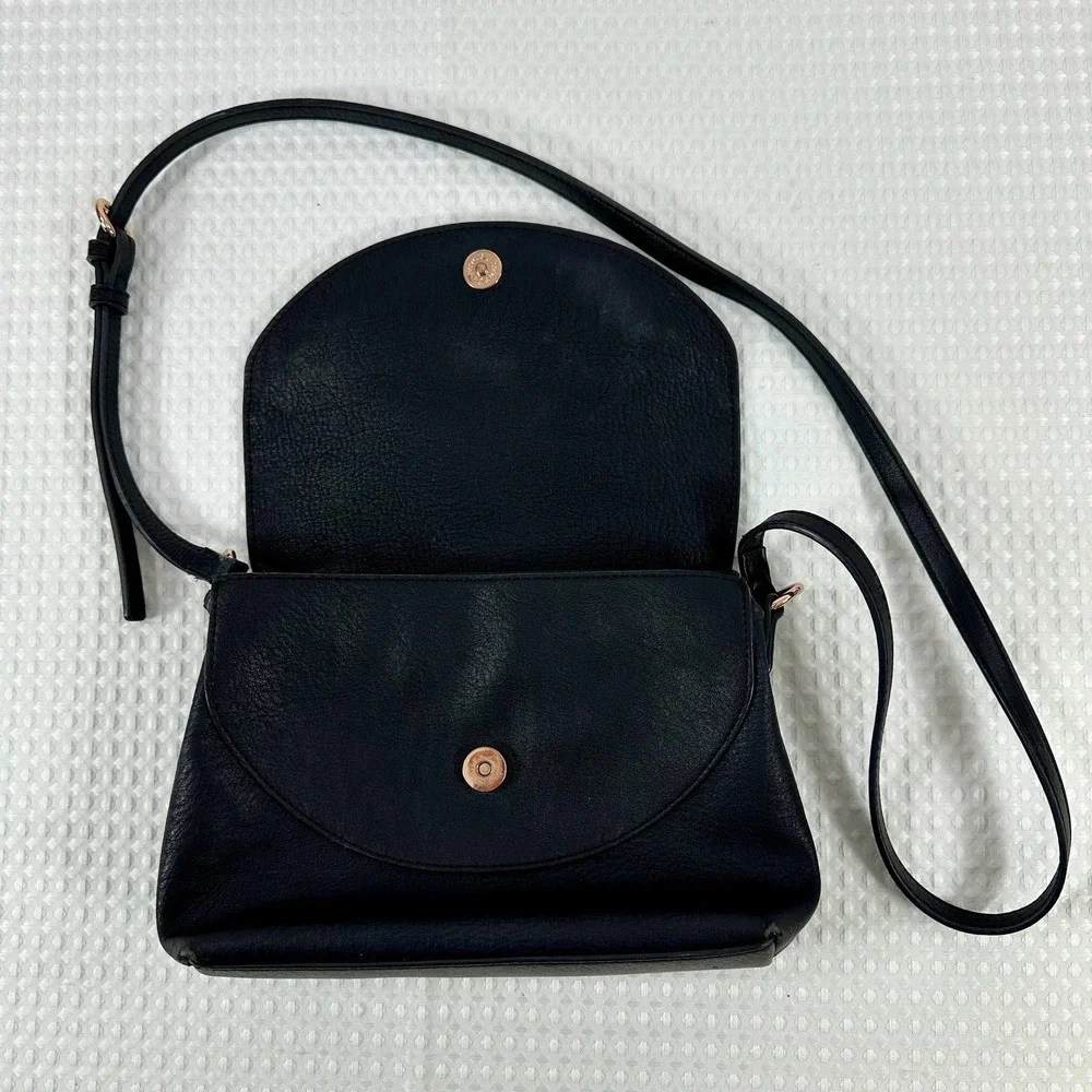 Lauren Conrad Black Faux Leather Flap Shoulder Crossbody‎ Bag Gold Accents